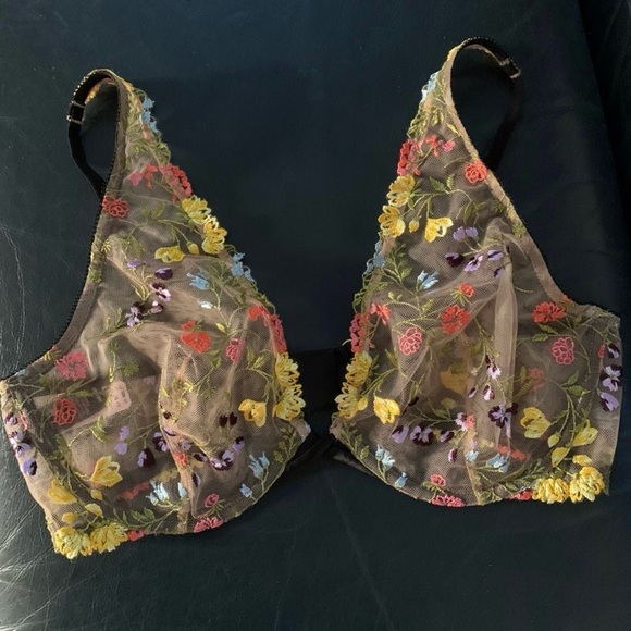 Victoria's Secret Other - VICTORIA SECRET DREAM ANGELS SWEET PRALINE Floral Embroidered Bralette